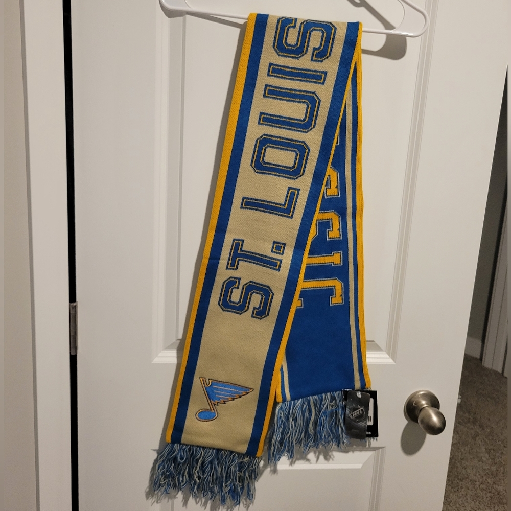 NWT NHL Authentic Pro St. Louis Blues Cozy Winter Classic Scarf in Aviator Blue